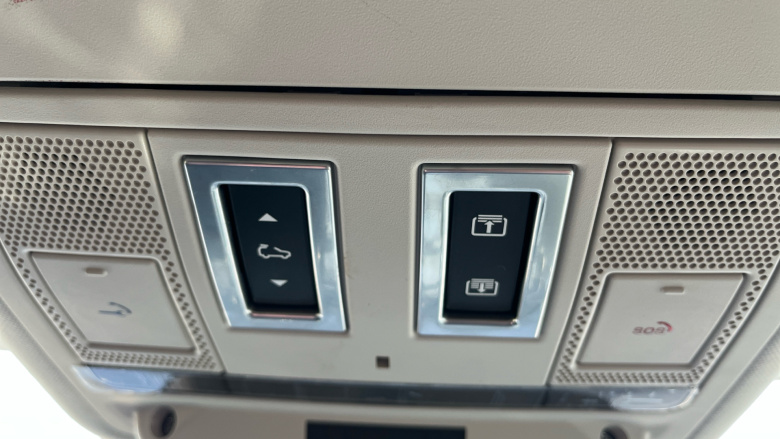 Land Rover Range Rover Evoque 1.5 P300e Autobiography 5dr Auto Hatchback